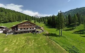 Hotel Rifugio Flora Alpina